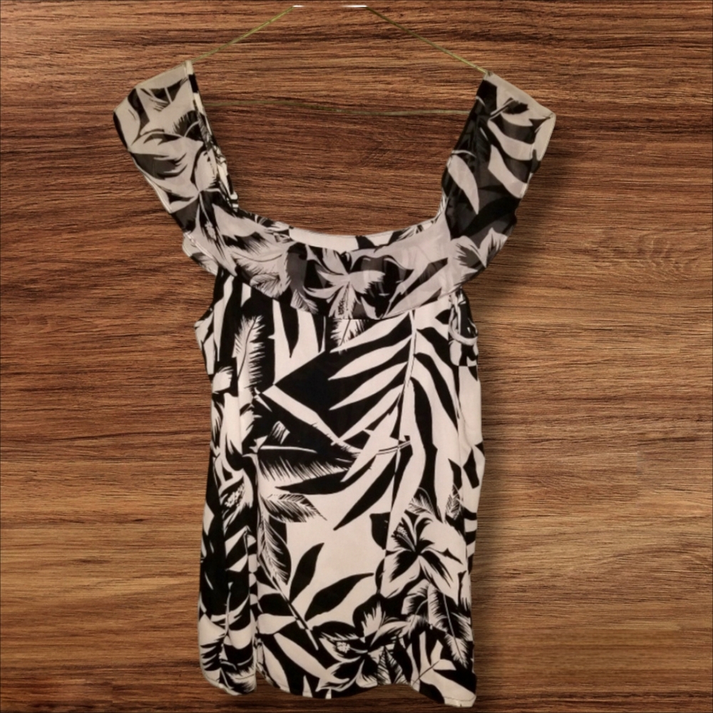EXPRESS women's top size M